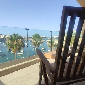 Aquamarine Sea Front - Third Floor Apartament