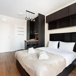 warszawa-okecie-studios.warsawhotelspoland.com/